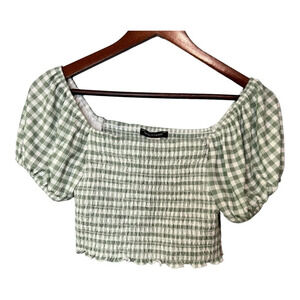 🔹5/$25🔹 Caution to the Wind Green White Gingham Smocked Puff Sleeve Crop Medium